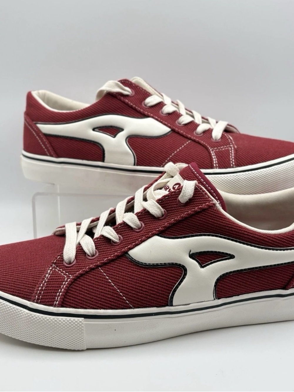 Airwalk Men's Low-Top Sneakers in Burgundy and White